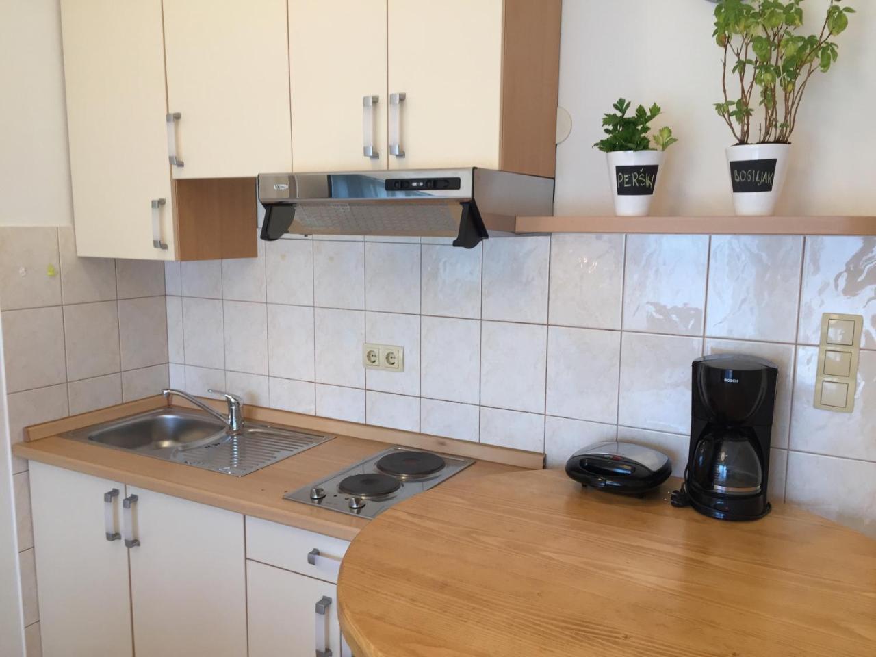 Apartment Natasa Palit Eksteriør bilde